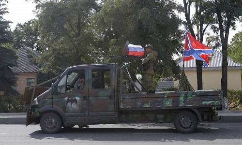 Каждый третий респондент уверен, что Россия должна оказывать помощь Донбассу, жертвуя жизнью своих солдат.