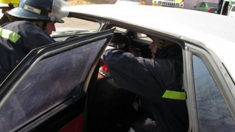 Salvatorii au efectuat lucrările de descarcerare, recuperând corpul neînsufleţit al bărbatului.