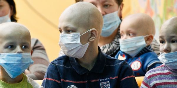 Во всём мире онкопациенты находятся под опекой государства.