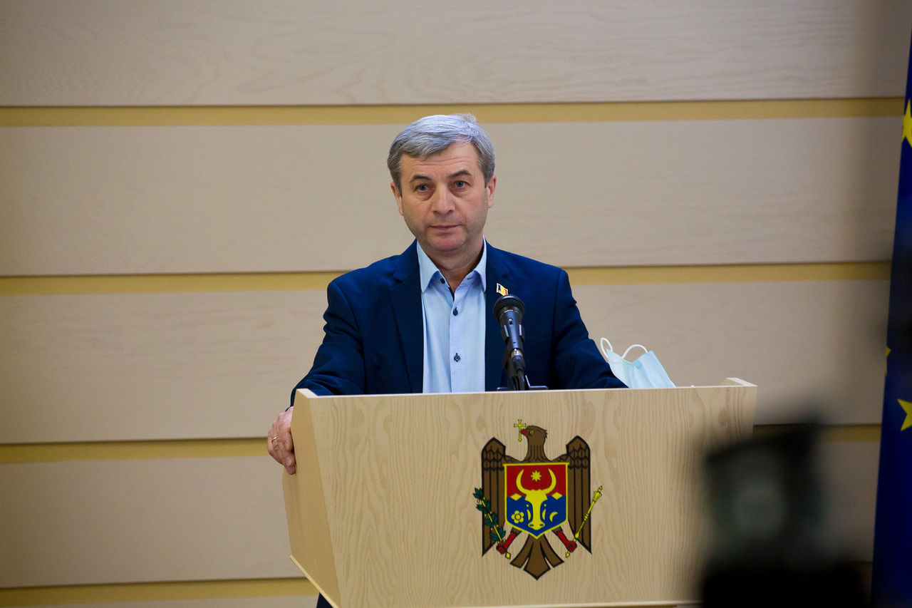 Лидер фракции ПСРМ Корнелиу Фуркулицэ.
