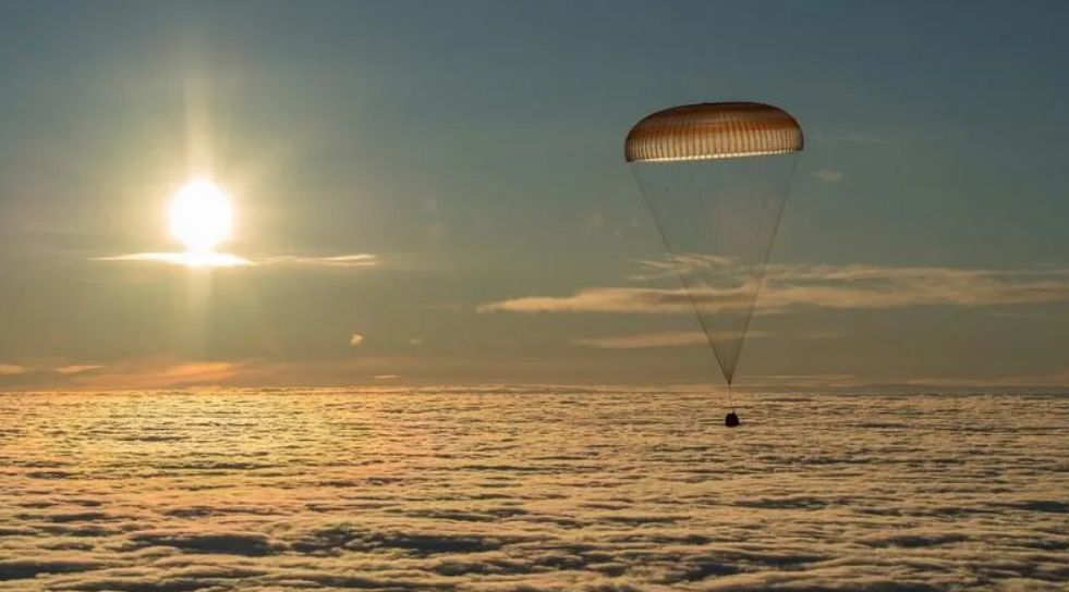 «Союз МС-18» с «киноэкипажем» совершил успешную посадку.