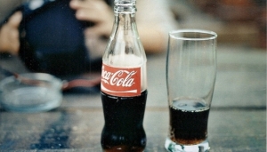 Mai multe articole și filmulețe publicate în mai multe țări arată cât de dăunătoare este Coca-Cola pentru organismul uman.