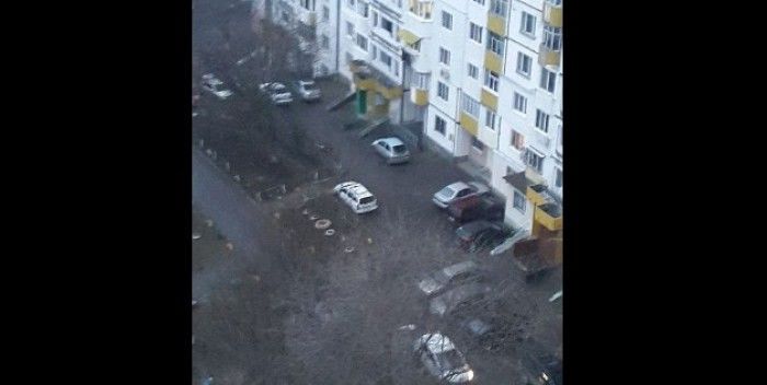 Un băiat a căzut de la balconul unui bloc din sectorul Botanica al capitalei. Foto: faceebook/nicoleta sergentu 