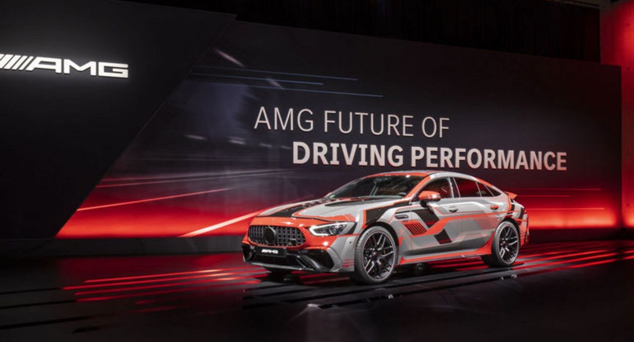 Mercedes-AMG разрабатывает гибридную 804-сильную установку.