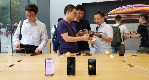 В Китае начался тотальный бойкот Apple в поддержку Huawei.