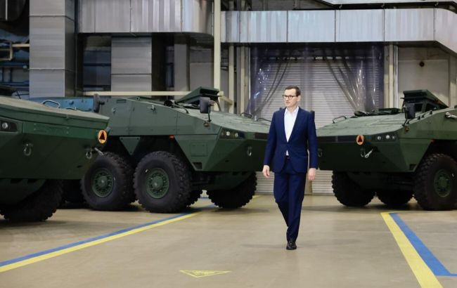 Украина заказала в Польше 100 бронетранспортеров Rosomak.
