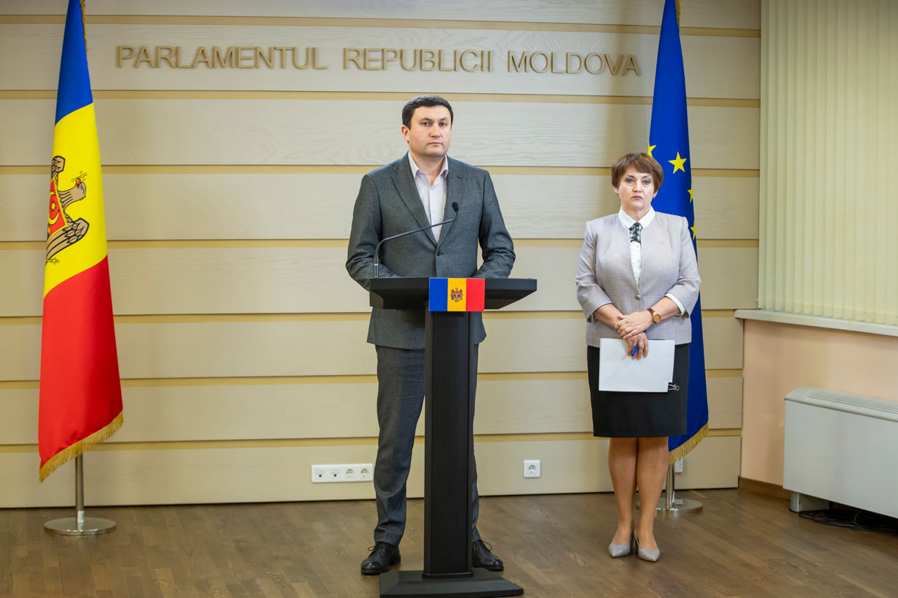 BCS cere ca proiectele de buget să fie returnate spre revizuire.