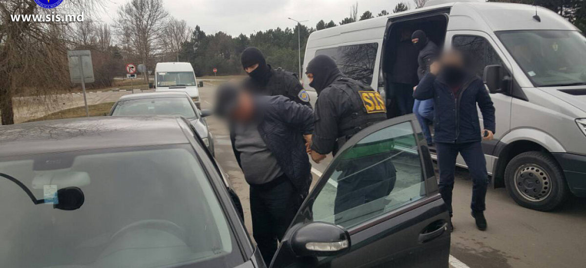 Подсудимый признал свою вину и просил о заключении соглашения о признании вины.