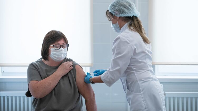 Словакия третьей в ЕС начала массовую вакцинацию от коронавируса.