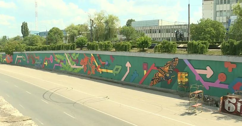 Столичный мост на Телецентре преображается на глазах.