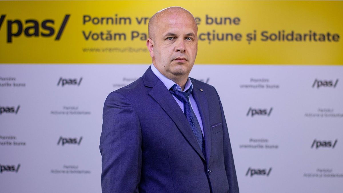 Конституционный суд утвердил депутатский мандат Григоре Грэдинару.