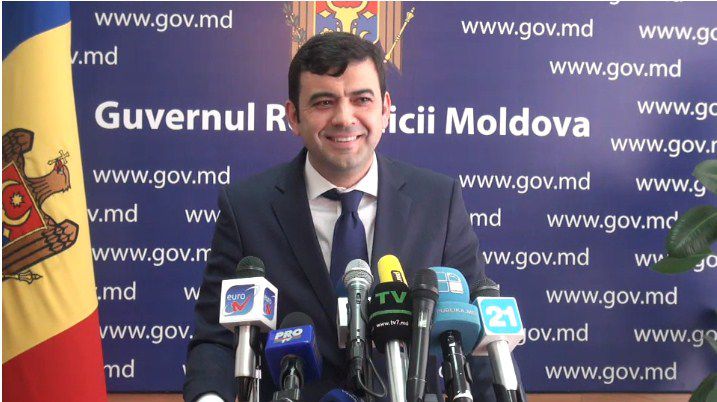 Chiril Gaburici a declarat după şedinţa Guvernului că a renunţat la salariul de peste jumătate de milion  pentru că ia expirat mandatul la Azercell. Foto: moldova24.info
