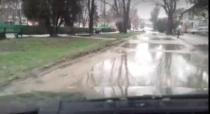 Центральные улицы Бельц выглядят, словно после бомбежки.