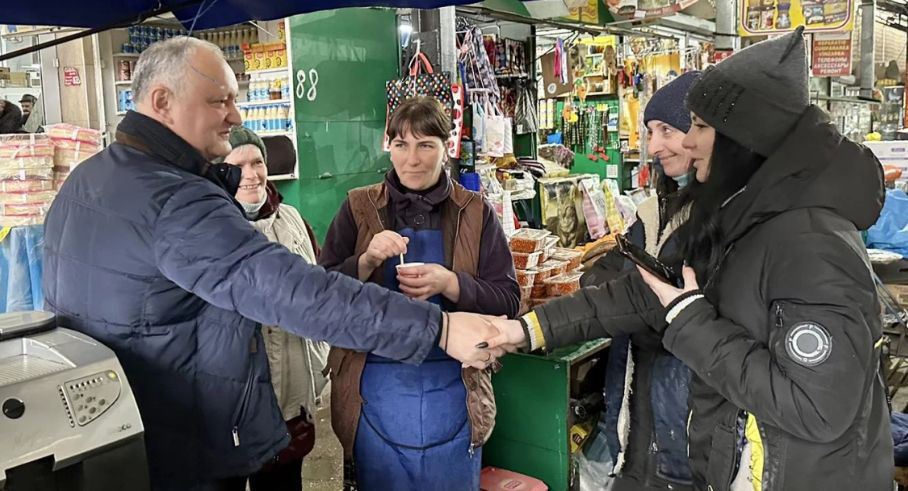 Додон: "Первое, что у меня спрашивают на встречах люди – когда свергнем Санду?".