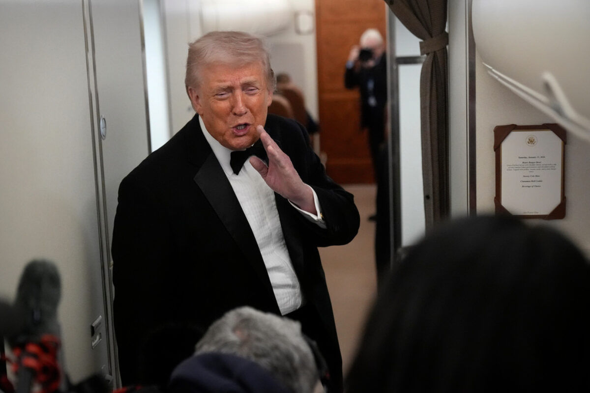 Trump a glumit despre planurile de a transforma Groenlanda, Canada și Venezuela în state ale SUA.