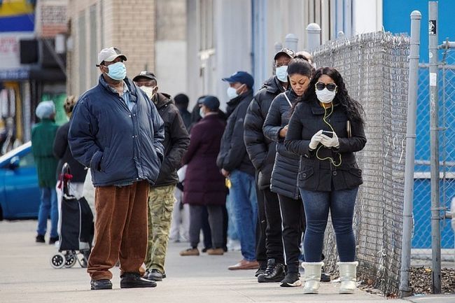 В США мошенники украли пособия по безработице на сотни миллионов долларов.
