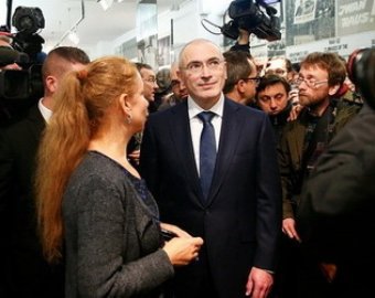 Ранее помилованный президентом экс-глава ЮКОСа заявил, что рассматривает вариант переезда в Швейцарию на постоянное местожительство.