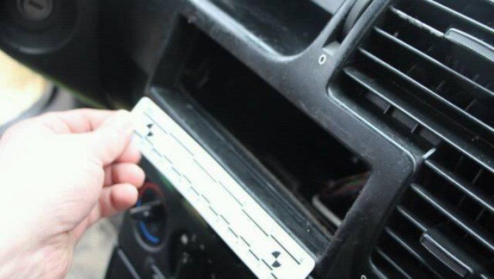 Isprava a doi adolescenţi din Criuleni. Pentru ce au fost reţinuţi