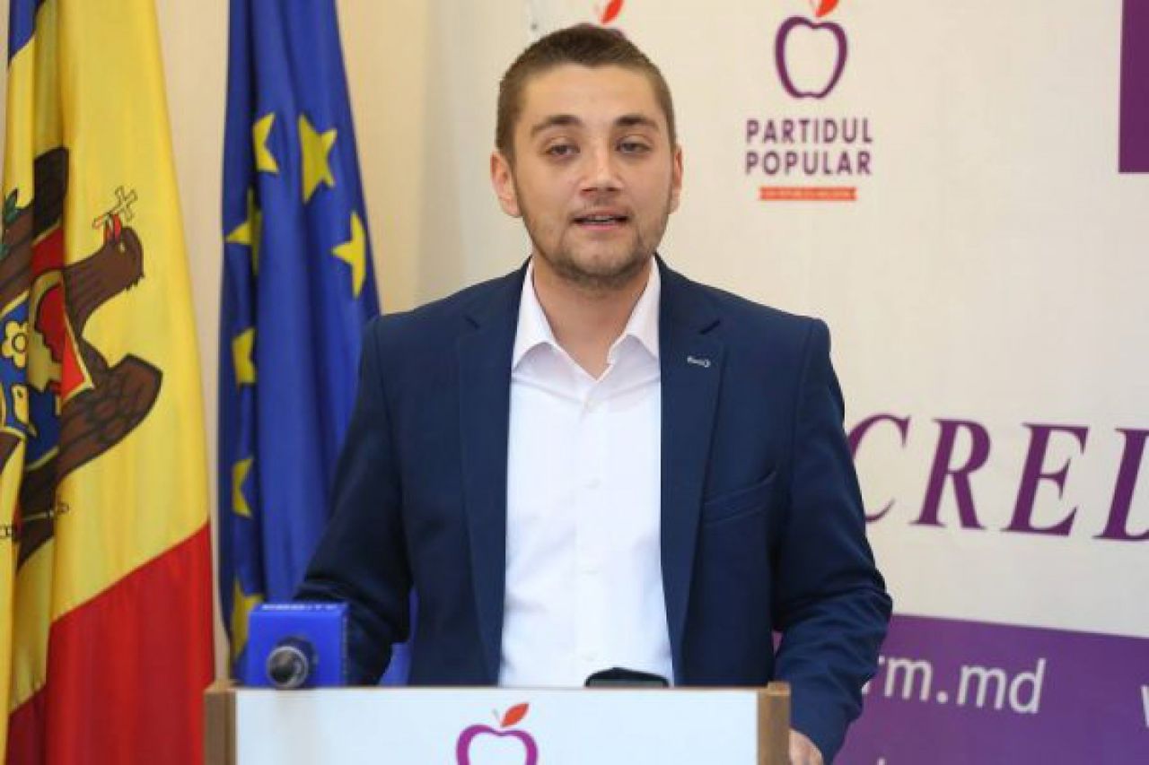 "Народная партия" объявила о поддержке Нэстасе во втором туре выборов.