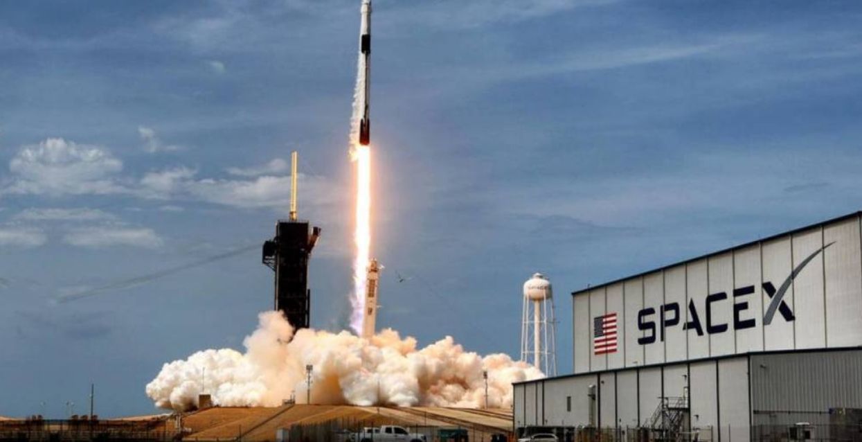 SpaceX запустит аппарат NASA для изучения спутника Юпитера в 2024 году.