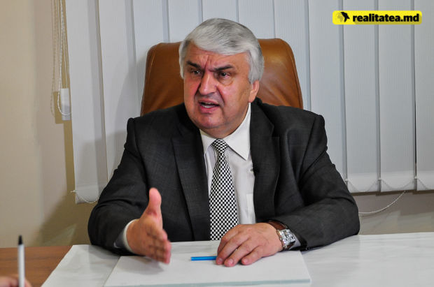 Serafim Urechean, îi numește ”nebuni” pe membrii Comisiei Naționale de Integritate, care au decis amendarea lui pentru folosirea automobilului de serviciu în afara orelor de muncă.