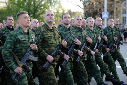 Войска донецких ополченцев приведены в полную боевую готовность в ожидании наступления украинских сил.