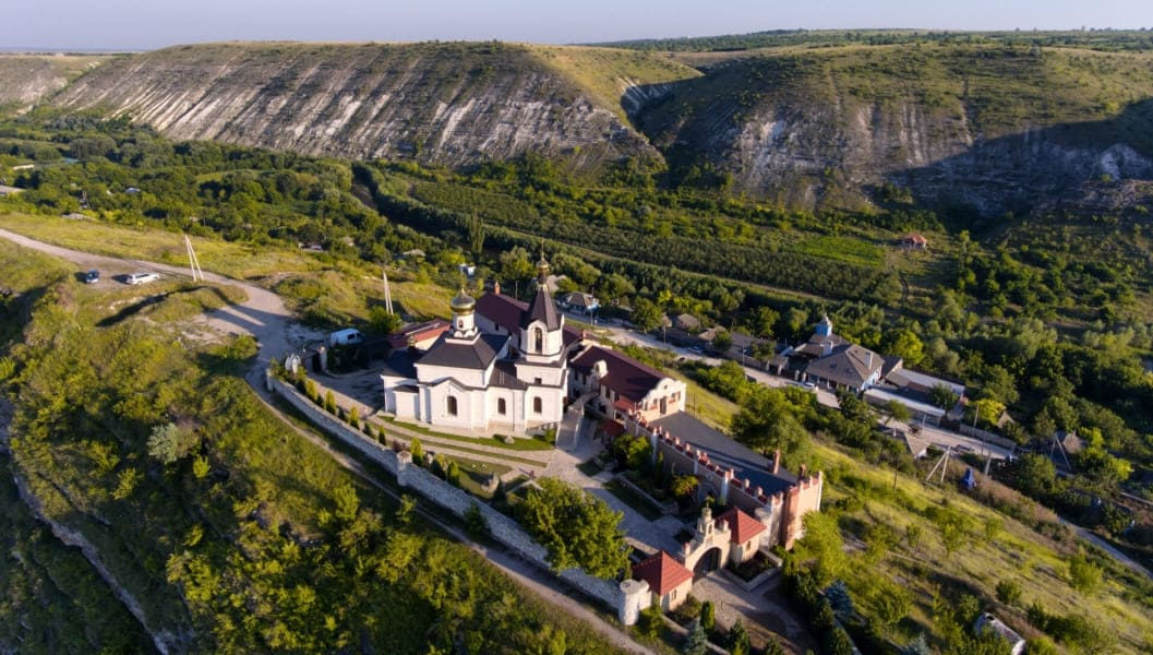 Zece destinații turistice, în proces de avizare pentru acceptarea tichetelor de vacanță.
