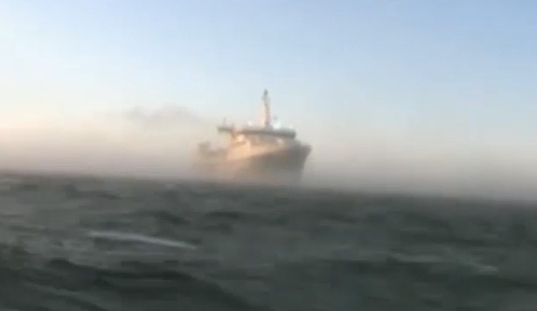 Рыболовное судно «Восток», на борту которого находились 20 моряков, подало сигнал бедствия утром 24 января.