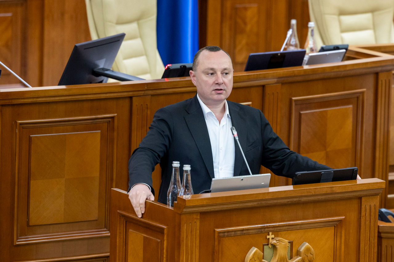 Opoziția a refuzat să participe la Comisia de anchetă pentru examinarea activității întreprinderilor de stat.