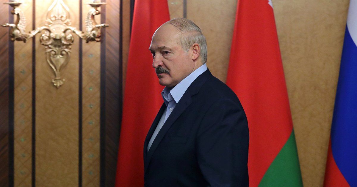 Лукашенко заявил, что не хочет переводить Белоруссию на военное положение.