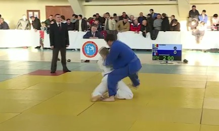 Около тысячи спортсменов участвовали в чемпионате Молдовы по дзюдо.