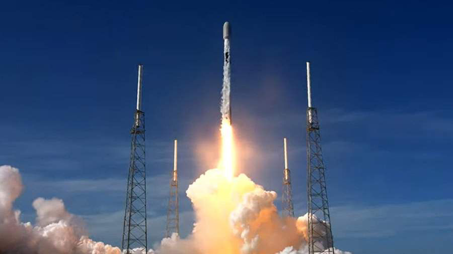 SpaceX запустила ракету-носитель с 52 спутниками сети Starlink.