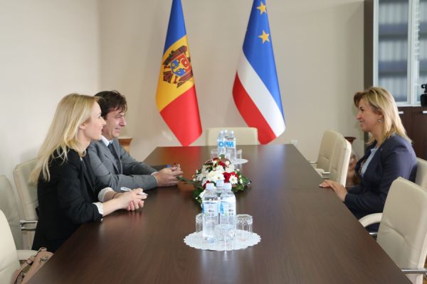 Ирина Влах на встрече с главой офиса Совета Европы Луисом Эрреро. Фото: Gagauzinfo.md