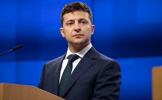 Зеленский пригрозил Ирану международными судами за сбитый самолет.