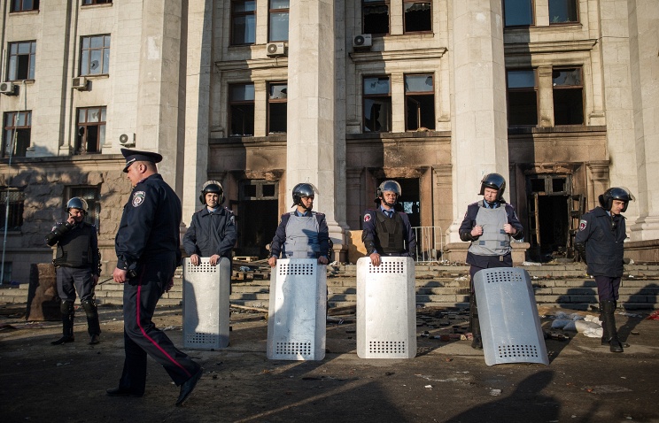 Среди пострадавших - 21 милиционер", - отметили в МВД.