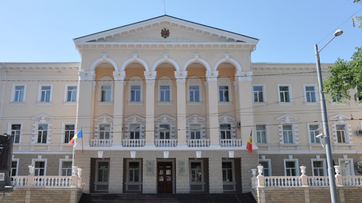Более 100 сотрудников МВД лечатся от COVID-19.