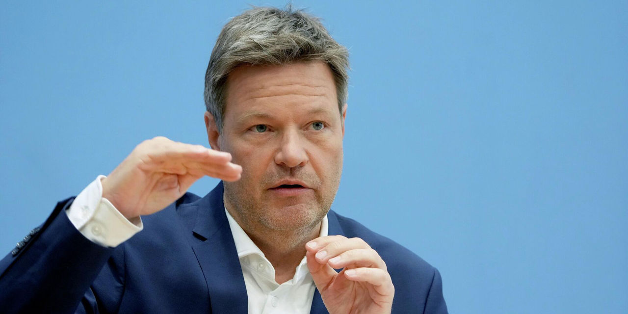 Хабек: Украине нужно для восстановления €350 миллиардов.
