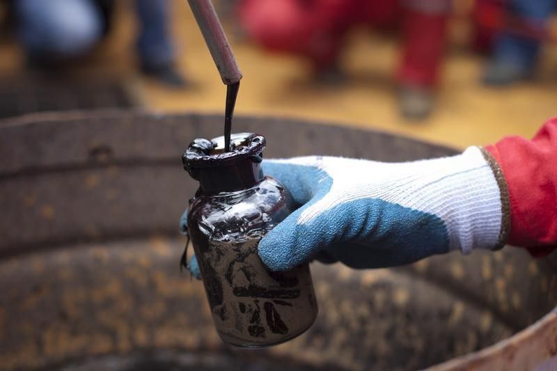 WTI падала до $26,19 за баррель, что соответствует 62 центам за галлон. Фото: ru.investing.com