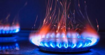 Цена на газ в Европе опустилась до 1050 долларов за тысячу кубов.