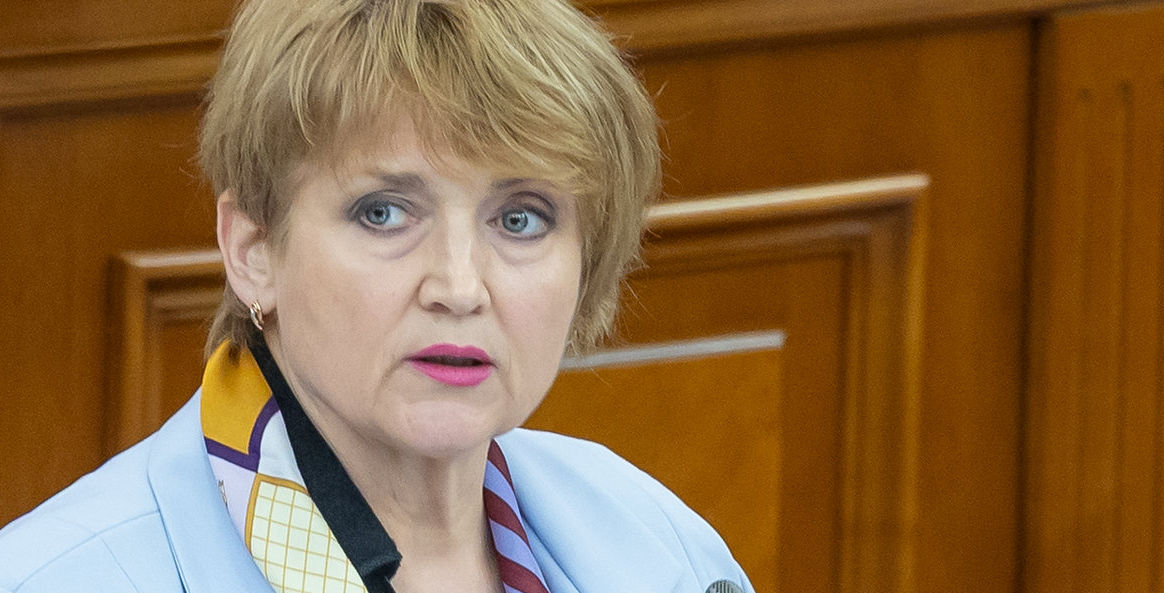 Deputată: Partidul de guvernământ continuă să umble prin buzunarele cetățenilor.