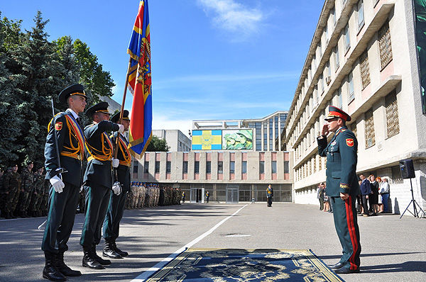 Statutul pe care trebuie să-l aibă ministrul Apărării. Foto: army.md