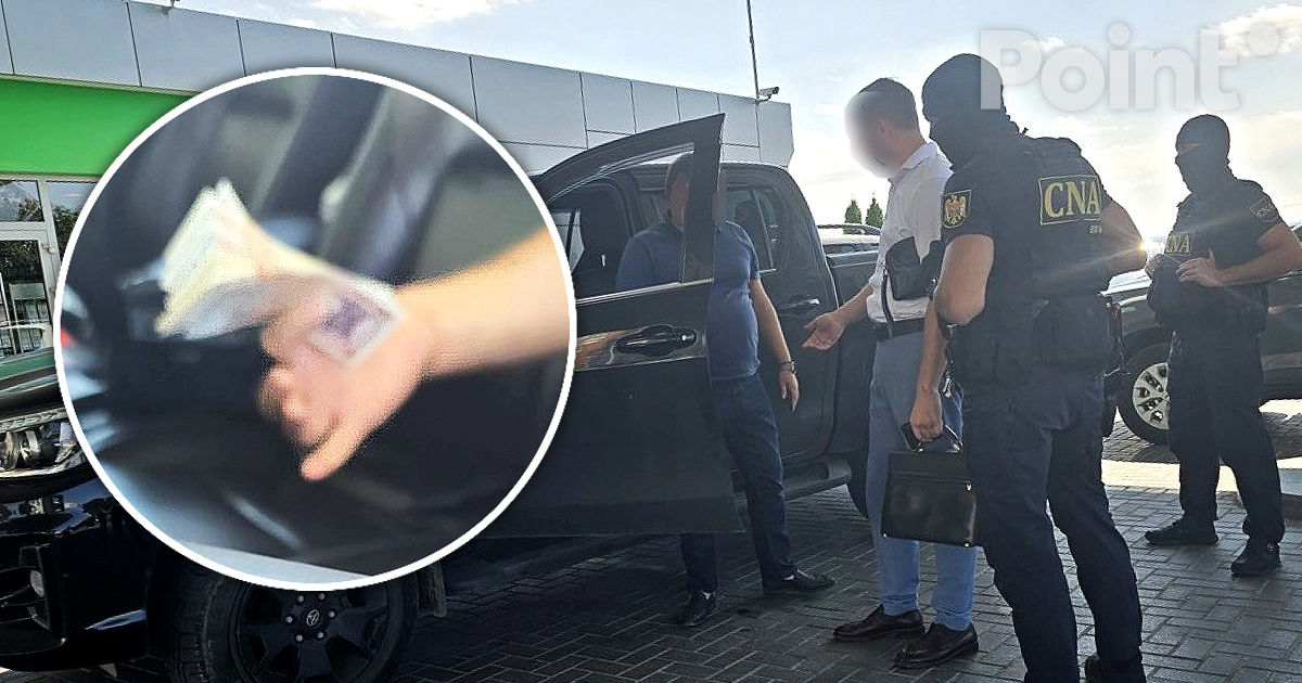 Ofițerii CNA au reținut un polițist în timp ce lua o mită de 5.000 de lei.