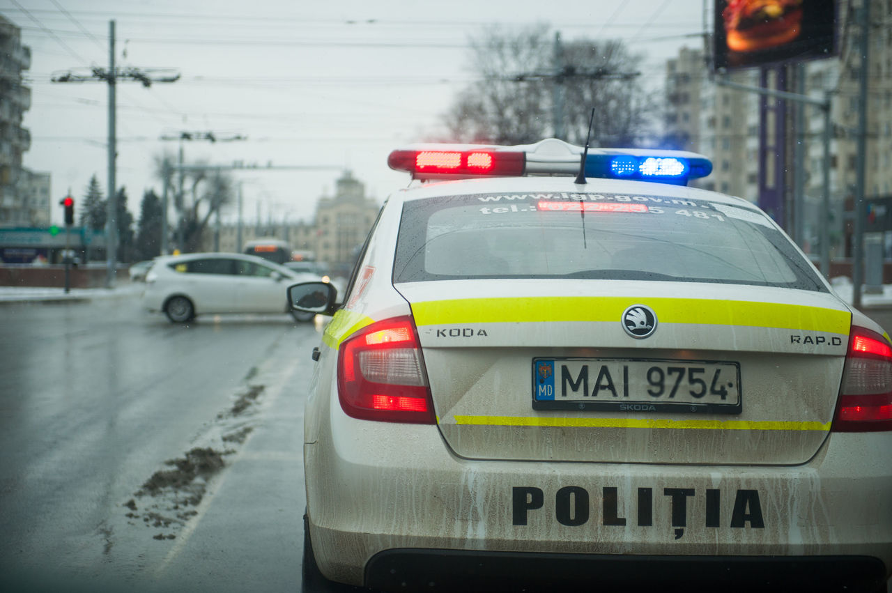 Служба InfoTrafic призывает водителей адаптировать скорость движения согласно предписаниям ПДД.
