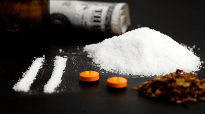 Un tânăr de 18 ani a murit în urma unei supradoze de etnobotanice