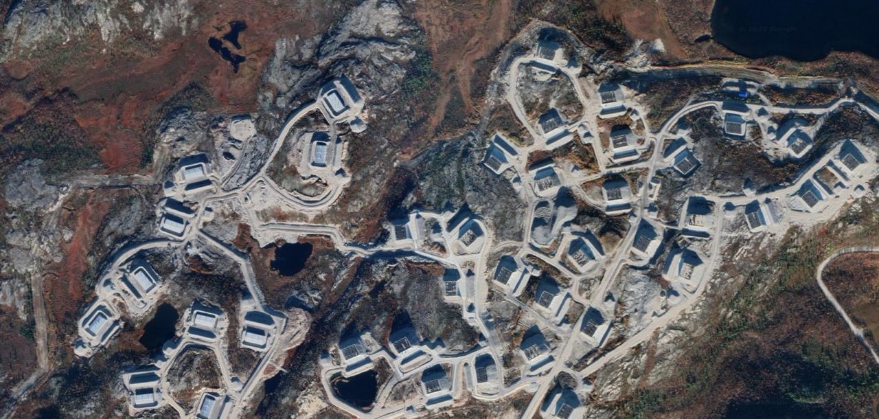 В Google maps стали доступны качественные спутниковые снимки стратегических объектов РФ.