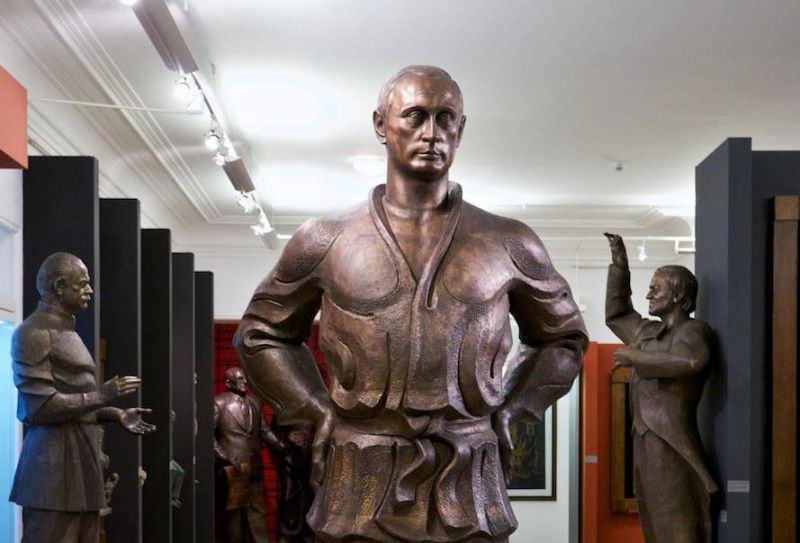 În luna mai la Sankt Petersburg va fi instalat monumentul președintelui rus Vladimir Putin însoțit de atamanul cazacilor Piotr Krasnov.