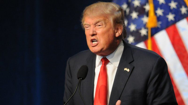 Кристиан Бэйл окрестил Дональда Трампа громким клоуном.