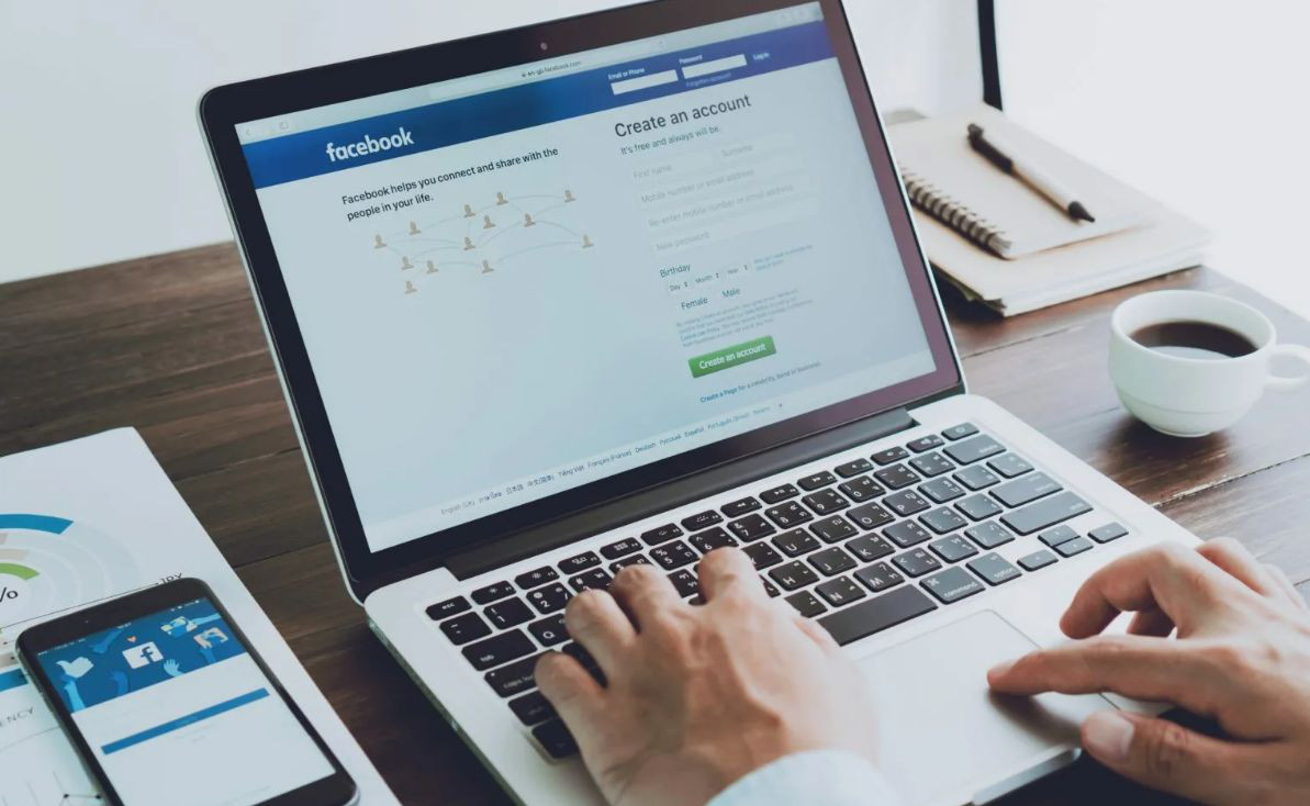 Facebook запретил российским государственным СМИ рекламу.