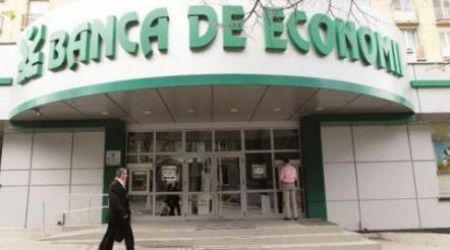 În opinia analistului, Banca a fost mereu folosită pentru finanţarea unor scheme stranii şi deloc transparente cu implicarea întreprinderilor de stat şi a unor întreprinderi cu reputaţie dubioasă.