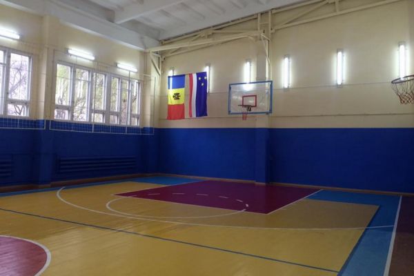 Официальное открытие отремонтированного спортивного зала запланировано на субботу.